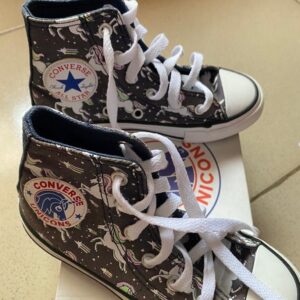 Converse sneakers 11/12.5